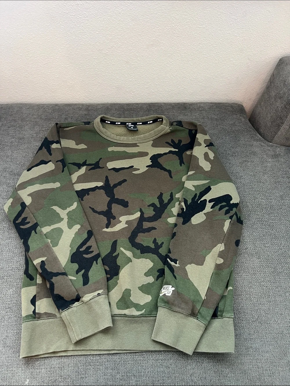 Nike Men's Green Camo Crewneck Sweatshirt